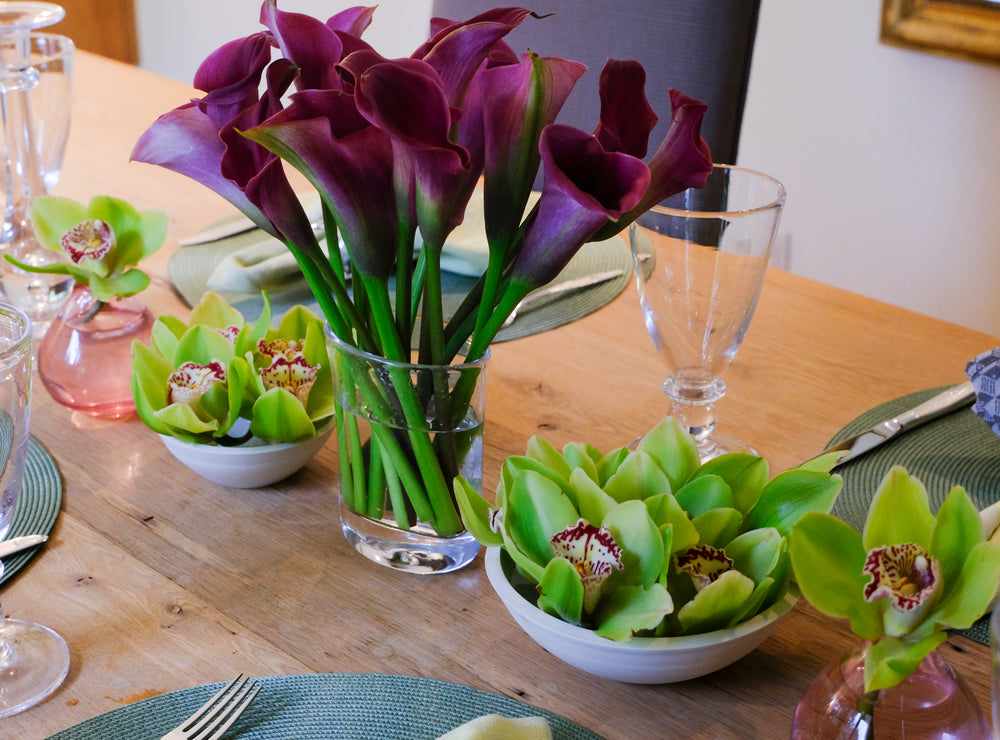 
                  
                    Load image into Gallery viewer, Green Cymbidium Orchids
                  
                